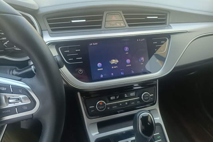 Used Geely Auto Emgrand GL 2019 1.4T CVT Elite Smart Edition Audio And AC Panel