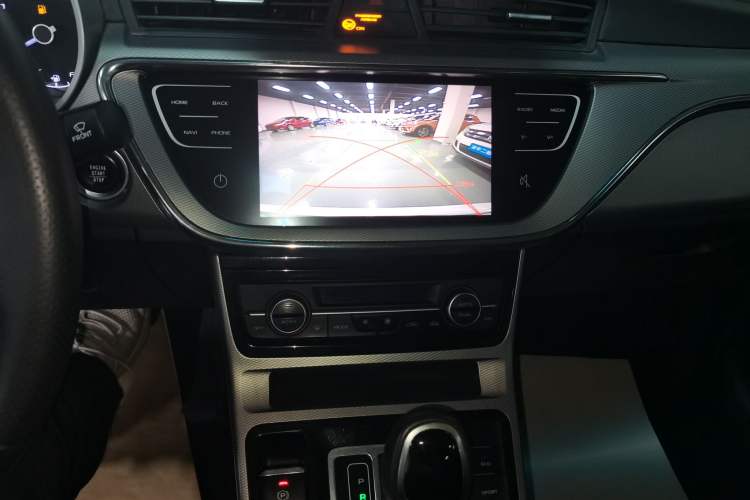 Used Geely Auto Emgrand GL 2019 1.4T CVT Elite Smart Edition Audio And AC Panel