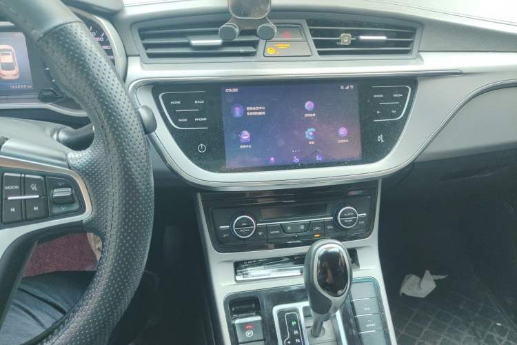 Used Geely Auto Emgrand GL 2019 1.4T CVT Elite Smart Edition Audio And AC Panel