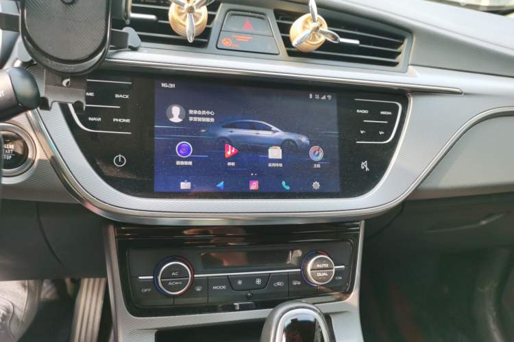 Used Geely Auto Emgrand GL 2019 1.4T CVT Elite Smart Edition Audio And AC Panel