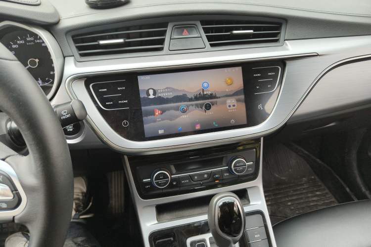 Used Geely Auto Emgrand GL 2019 1.4T CVT Elite Smart Edition Audio And AC Panel