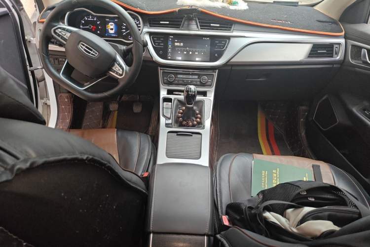 Used Geely Auto Emgrand GL 2019 1.4T Manual Elite Smart Edition Center Console