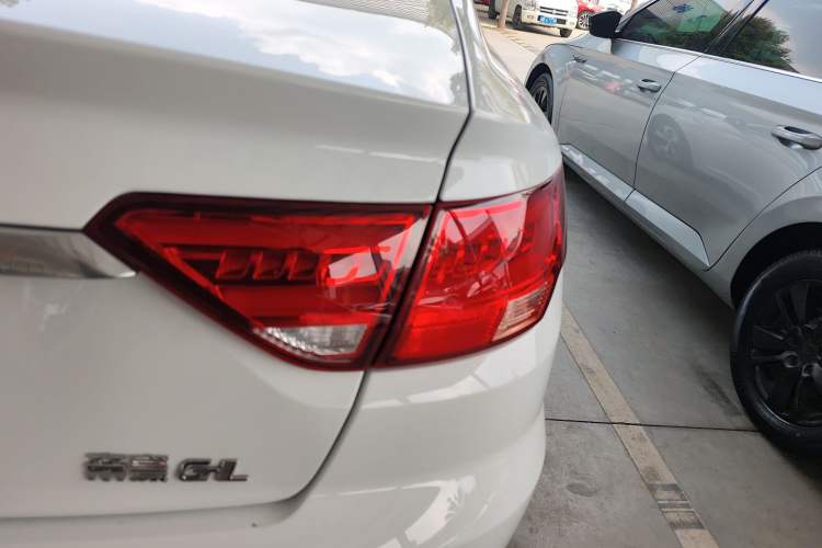 Used Geely Auto Emgrand GL 2019 1.4T CVT Elite Smart Edition Exterior 3