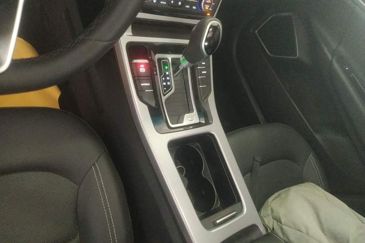 Used Geely Auto Emgrand GL 2019 1.4T CVT Elite Smart Edition Gear Lever
