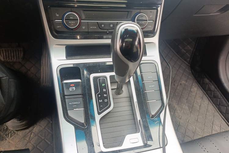Used Geely Auto Emgrand GL 2019 1.4T CVT Prestige Smart Edition Gear Lever