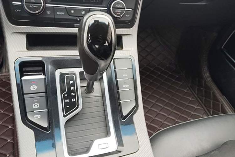Used Geely Auto Emgrand GL 2019 1.4T CVT Elite Smart Edition Gear Lever
