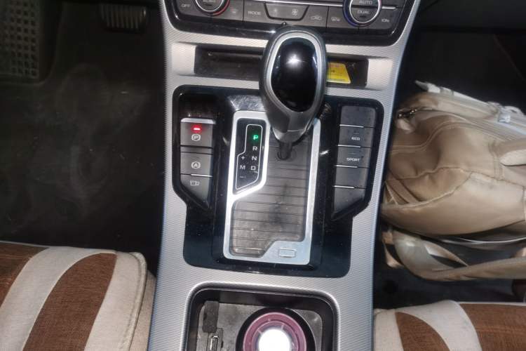 Used Geely Auto Emgrand GL 2019 1.4T CVT Elite Smart Edition Gear Lever