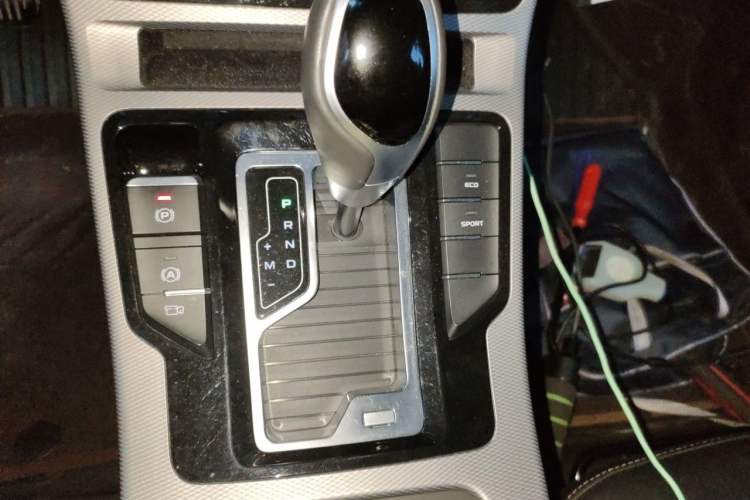 Used Geely Auto Emgrand GL 2019 1.4T CVT Prestige Smart Edition Gear Lever