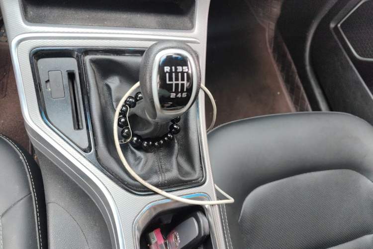 Used Geely Auto Emgrand GL 2019 1.8L Manual Entry-Level Smart Enjoyment Version Gear Lever