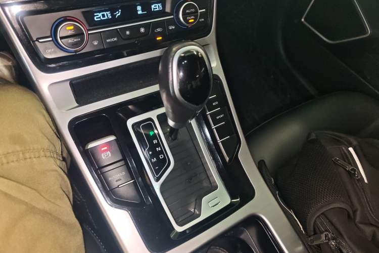 Used Geely Auto Emgrand GL 2019 1.4T CVT Elite Smart Edition Gear Lever
