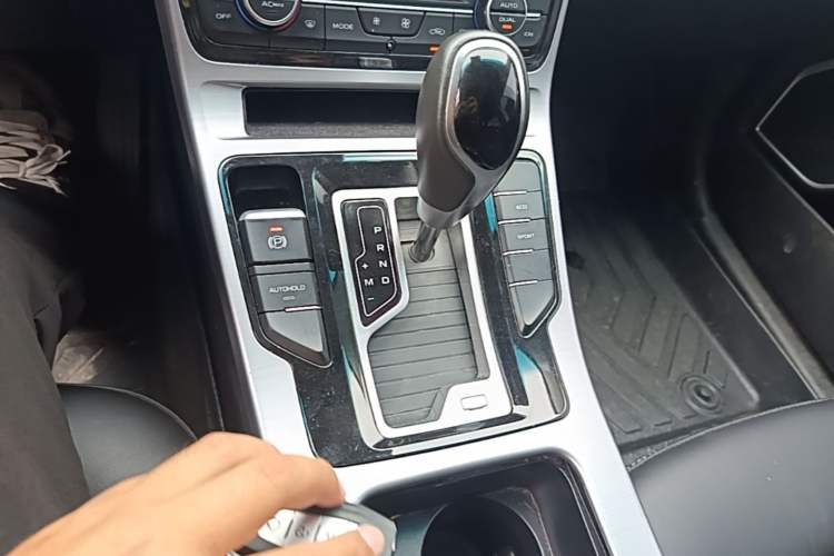 Used Geely Auto Emgrand GL 2019 1.4T CVT Elite Smart Edition Gear Lever