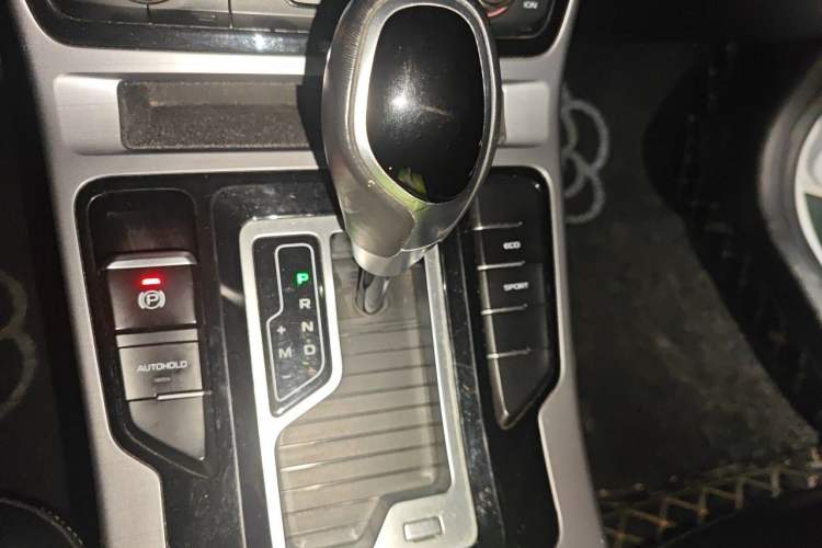 Used Geely Auto Emgrand GL 2019 1.4T CVT Elite Smart Edition Gear Lever