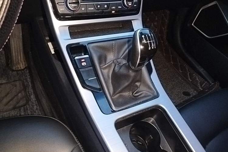 Used Geely Auto Emgrand GL 2019 1.4T Manual Elite Smart Edition Gear Lever