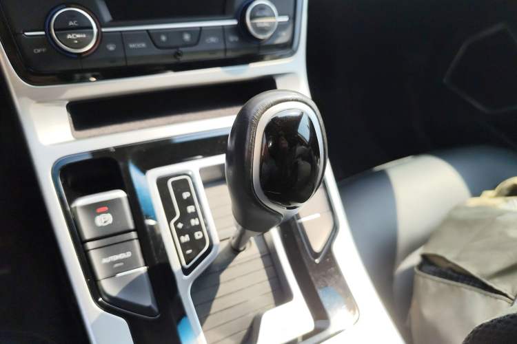 Used Geely Auto Emgrand GL 2019 1.4T CVT Elite Smart Edition Gear Lever