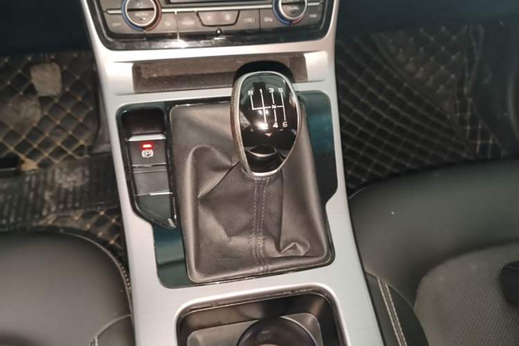 Used Geely Auto Emgrand GL 2019 1.4T Manual Elite Smart Edition Gear Lever