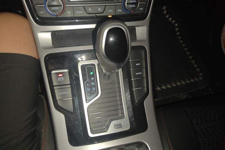 Used Geely Auto Emgrand GL 2019 1.4T CVT Elite Smart Edition Gear Lever