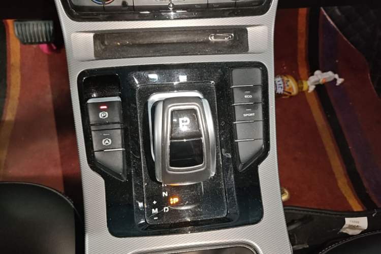 Used Geely Auto Emgrand GL 2019 1.5T DCT Prestige Smart Edition Gear Lever