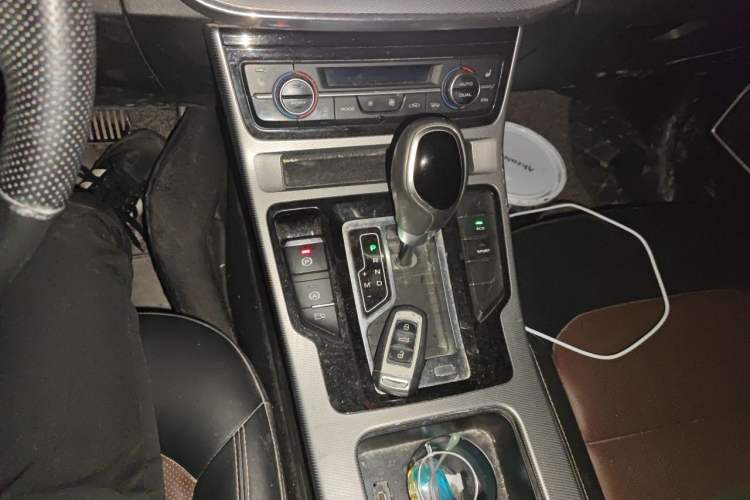 Used Geely Auto Emgrand GL 2019 1.4T CVT Prestige Smart Edition Gear Lever