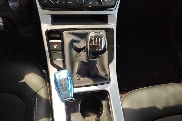 Used Geely Auto Emgrand GL 2019 1.4T Manual Elite Smart Edition Gear Lever