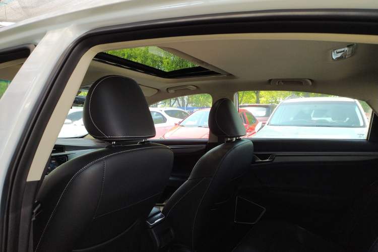 Used Geely Auto Emgrand GL 2019 1.4T Manual Elite Smart Edition Headliner