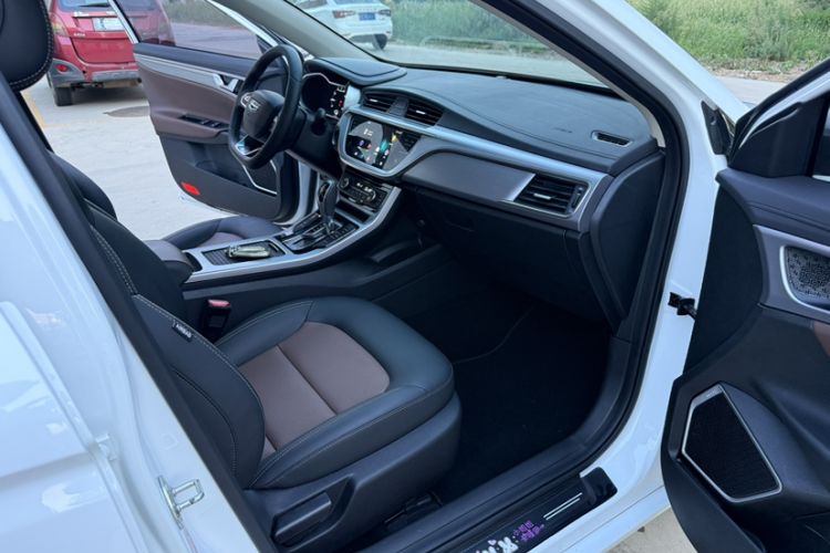 Used Geely Auto Emgrand GL 2019 1.4T CVT Prestige Smart Edition Interior 1
