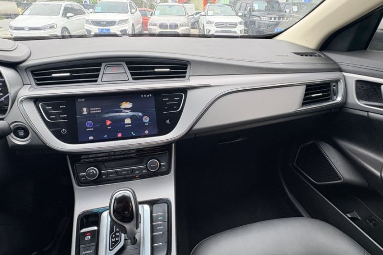 Used Geely Auto Emgrand GL 2019 1.8L DCT Elite Smart Edition Interior 2