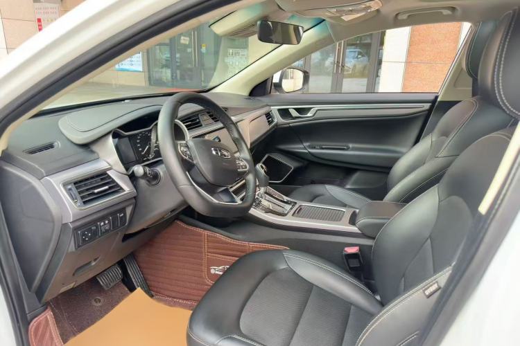 Used Geely Auto Emgrand GL 2019 1.4T CVT Elite Smart Edition Interior 2