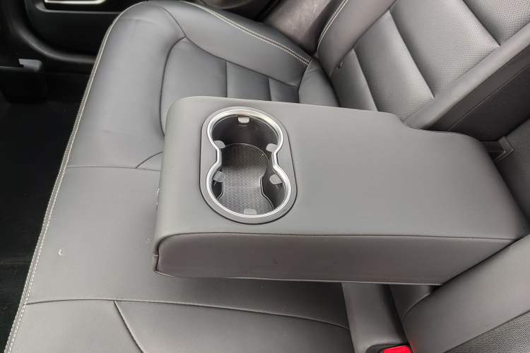 Used Geely Auto Emgrand GL 2019 1.8L DCT Elite Smart Edition Interior 3