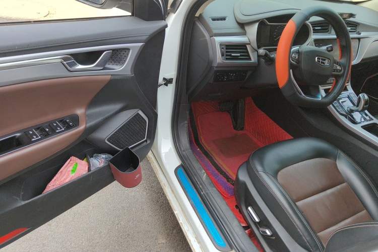 Used Geely Auto Emgrand GL 2019 1.5T DCT Prestige Smart Edition Interior 3