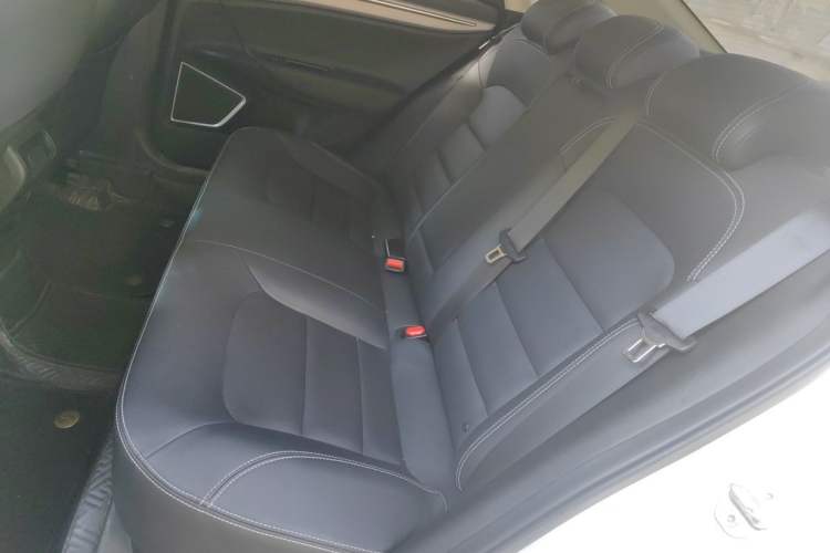 Used Geely Auto Emgrand GL 2019 1.8L Manual Elite Smart Edition Interior 4