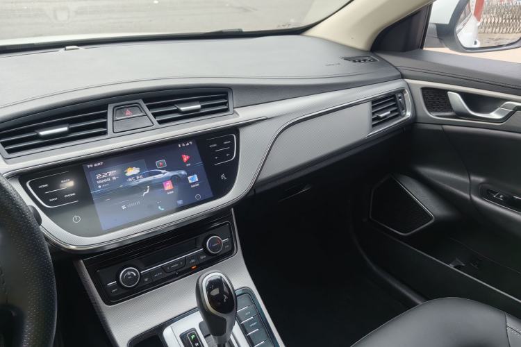 Used Geely Auto Emgrand GL 2019 1.8L DCT Elite Smart Edition Interior 6