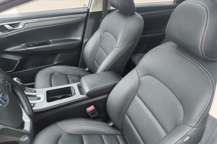 Used Geely Auto Emgrand GL 2019 1.8L DCT Elite Smart Edition Interior 7