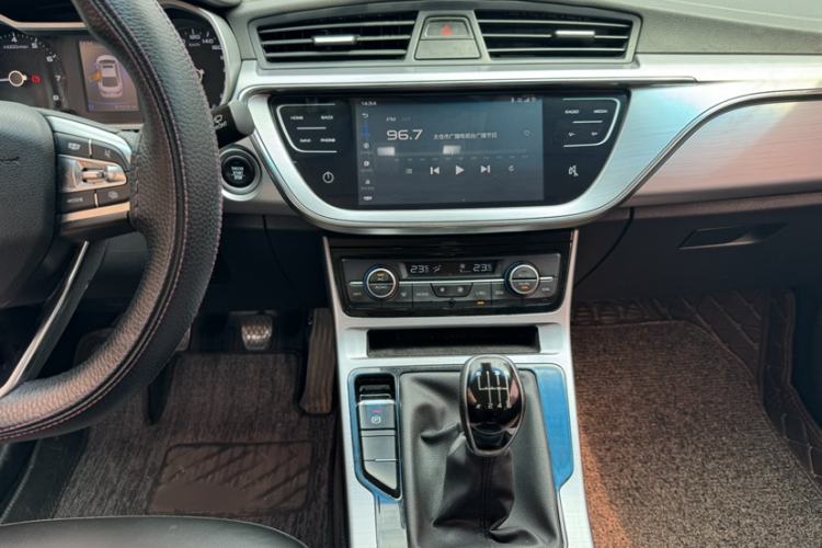 Used Geely Auto Emgrand GL 2019 1.4T Manual Elite Smart Edition Interior 9