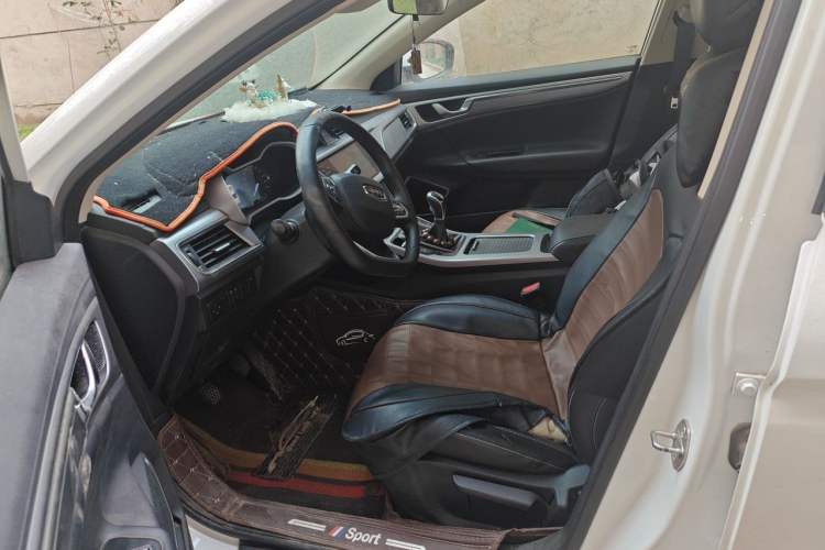 Used Geely Auto Emgrand GL 2019 1.4T Manual Elite Smart Edition Left Front Seat