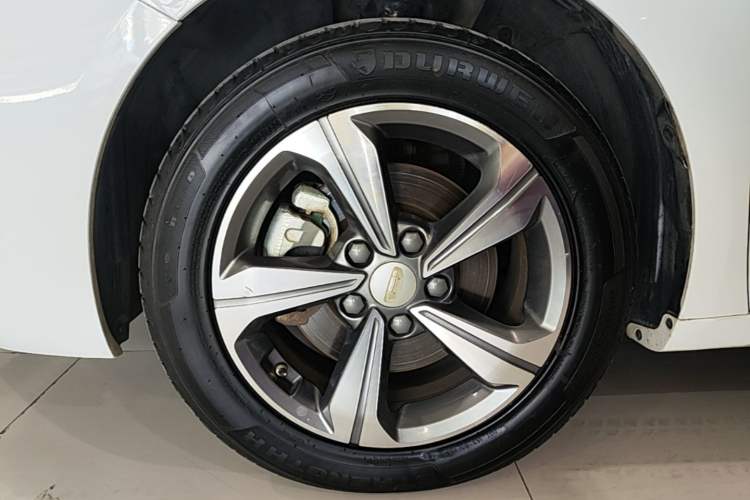 Used Geely Auto Emgrand GL 2019 1.4T CVT Elite Smart Edition Left Front Wheel Hub