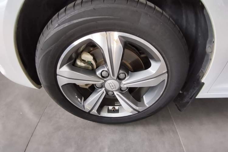 Used Geely Auto Emgrand GL 2019 1.4T CVT Elite Smart Edition Left Front Wheel Hub