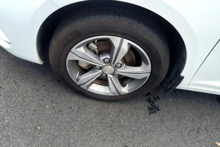 Used Geely Auto Emgrand GL 2019 1.4T CVT Elite Smart Edition Left Front Wheel Hub