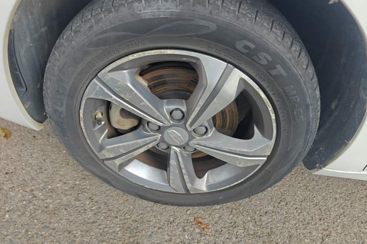 Used Geely Auto Emgrand GL 2019 1.4T CVT Elite Smart Edition Left Front Wheel Hub