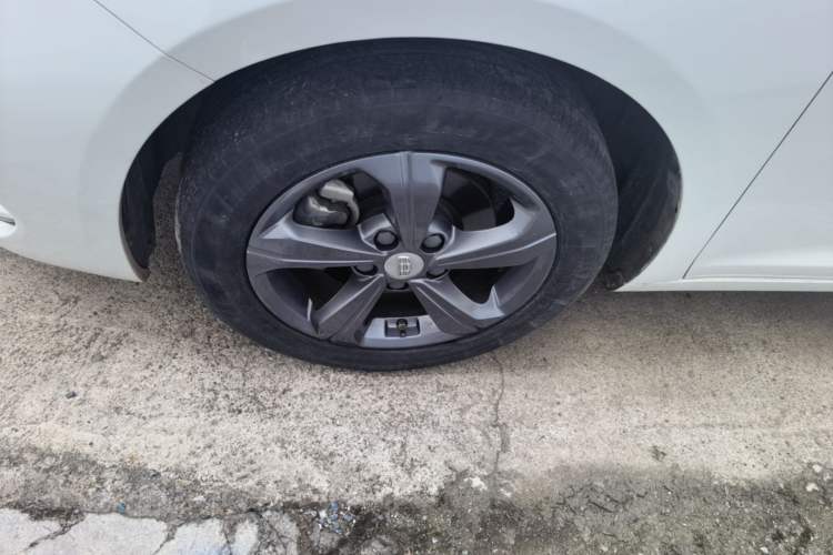 Used Geely Auto Emgrand GL 2019 1.4T CVT Elite Smart Edition Left Front Wheel Hub