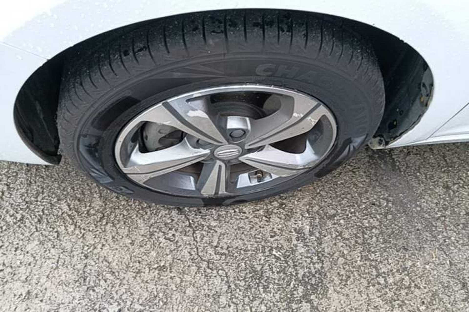 Used Geely Auto Emgrand GL 2019 1.4T CVT Elite Smart Edition Left Front Wheel Hub