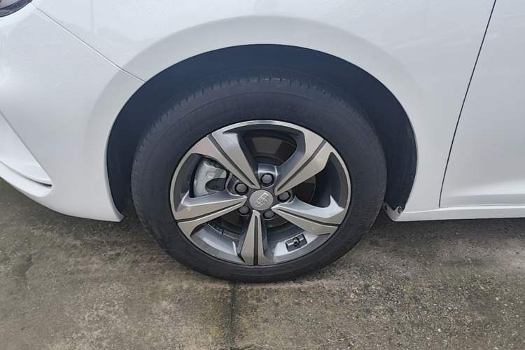 Used Geely Auto Emgrand GL 2019 1.4T CVT Elite Smart Edition Left Front Wheel Hub