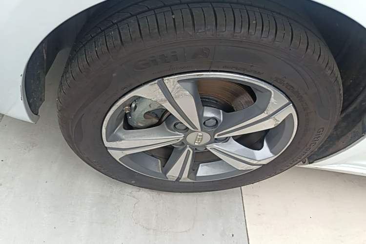 Used Geely Auto Emgrand GL 2019 1.4T CVT Elite Smart Edition Left Front Wheel Hub