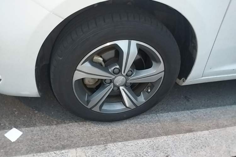 Used Geely Auto Emgrand GL 2019 1.4T Manual Elite Smart Edition Left Front Wheel Hub