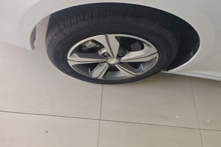 Used Geely Auto Emgrand GL 2019 1.4T CVT Elite Smart Edition Left Front Wheel Hub