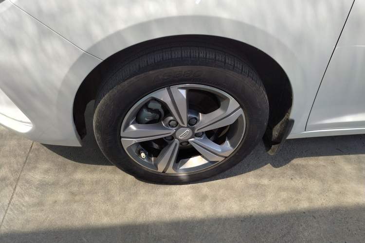 Used Geely Auto Emgrand GL 2019 1.4T Manual Elite Smart Edition Left Front Wheel Hub