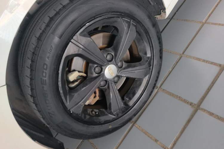 Used Geely Auto Emgrand GL 2019 1.4T CVT Elite Smart Edition Left Front Wheel Hub