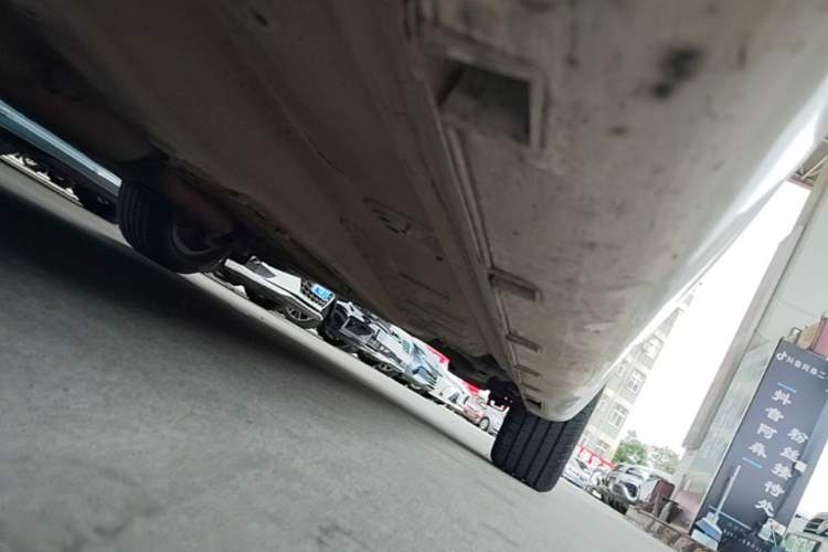 Used Geely Auto Emgrand GL 2019 1.4T CVT Elite Smart Edition Left Side Sill