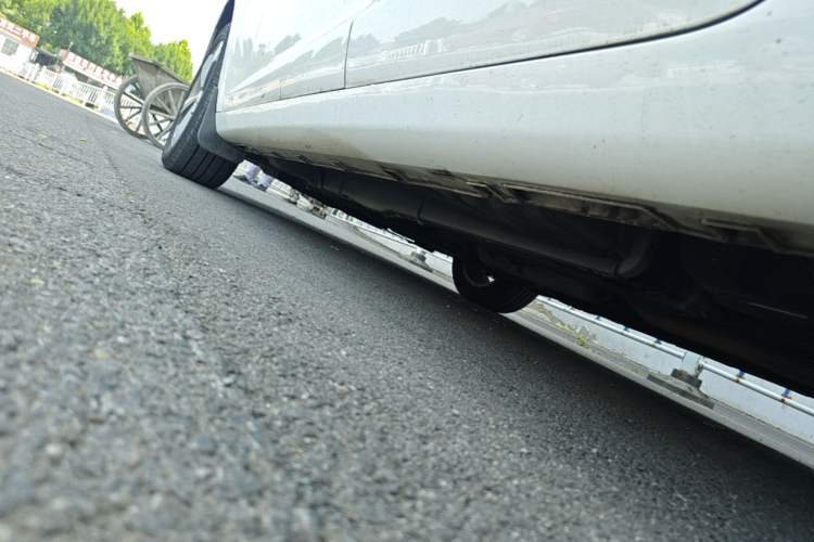 Used Geely Auto Emgrand GL 2019 1.4T CVT Elite Smart Edition Left Side Sill