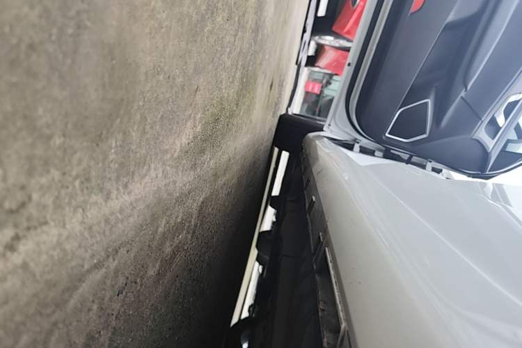 Used Geely Auto Emgrand GL 2019 1.4T CVT Elite Smart Edition Left Side Sill