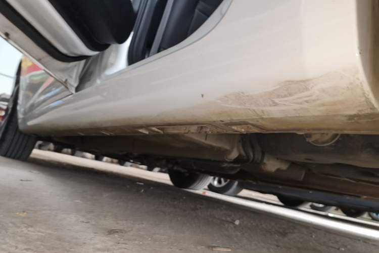 Used Geely Auto Emgrand GL 2019 1.4T Manual Elite Smart Edition Left Side Sill
